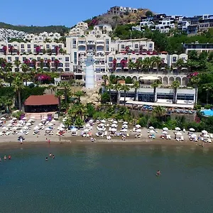 4* Hotel Lighthouse